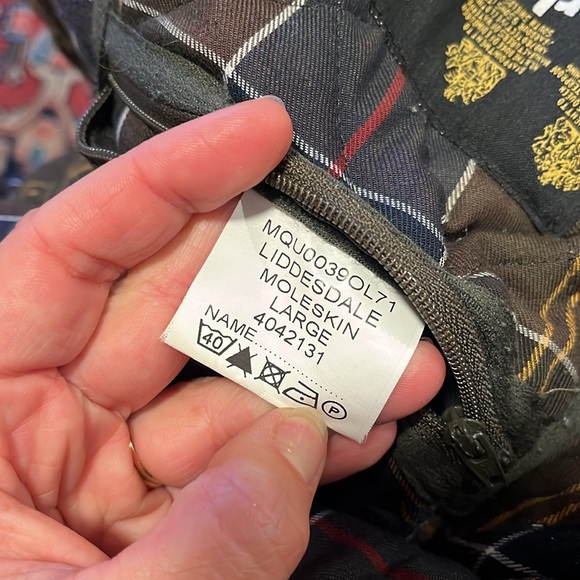 Men’s Barbour Liddesdale Quilted Moleskin Jacket - Picture 8 of 10